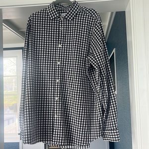 Mizzen and Main XXL Trim Fit. Great condition, no flaws, smoke free household